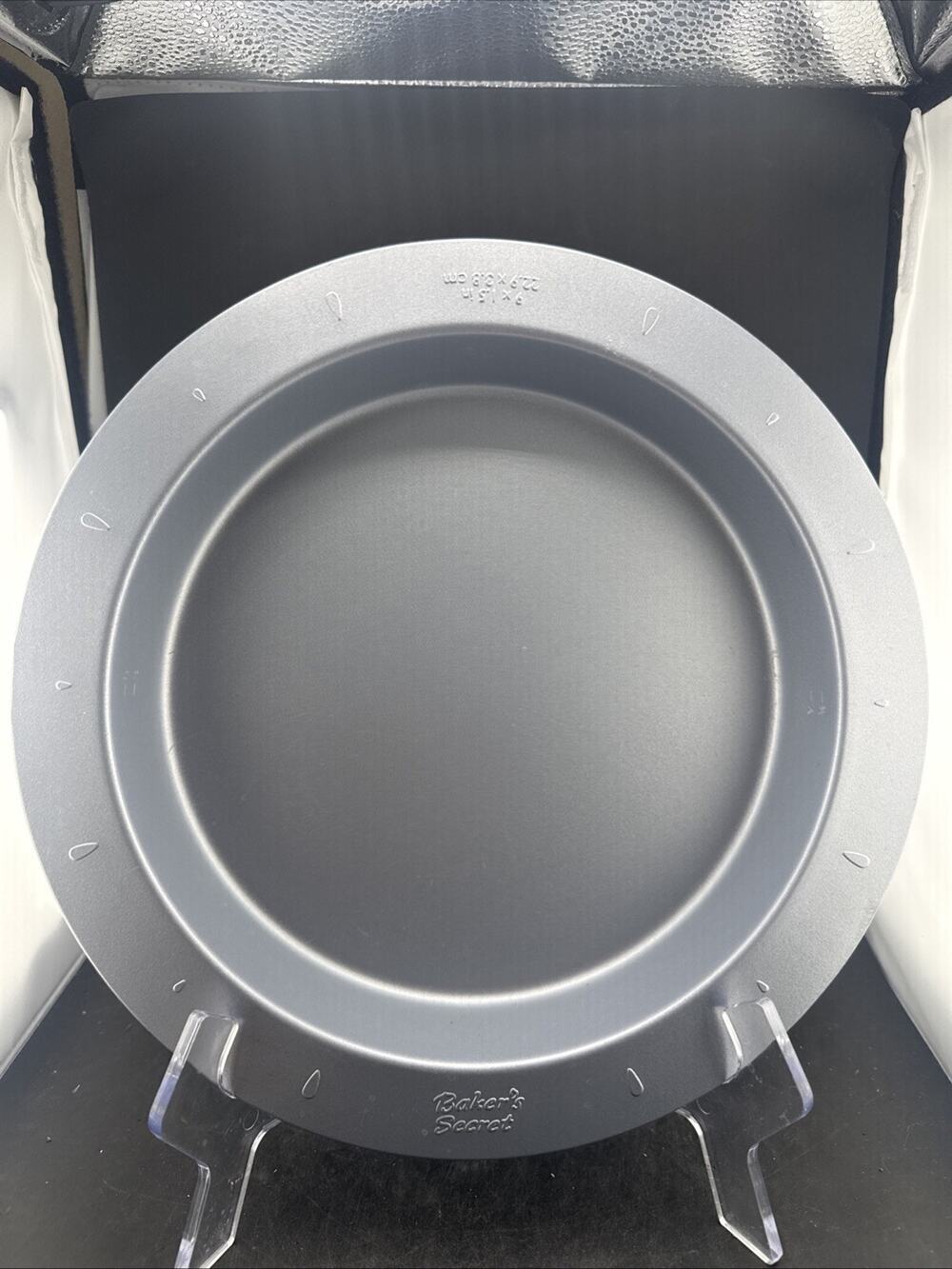 Baker's Secret 9" Non-Stick Metal Pie Pan Pan Wide Rim Crust Slicing Guide